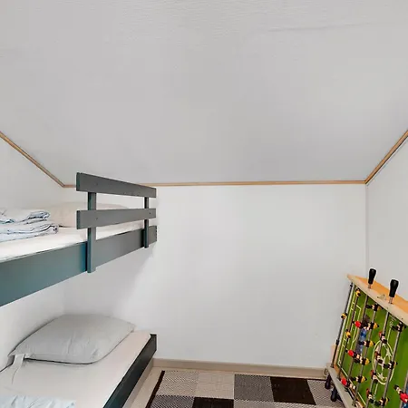 Awesome In With 4 Bedrooms And Wifi Holiday home *