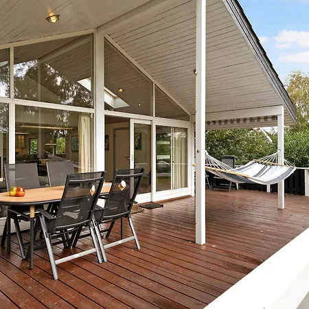 Awesome In With 4 Bedrooms And Wifi *