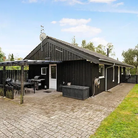 Holiday home Awesome In With 4 Bedrooms And Wifi Ebeltoft