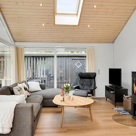 Awesome In With 4 Bedrooms And Wifi Holiday home Ebeltoft