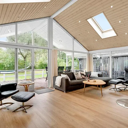 Awesome In With 4 Bedrooms And Wifi *