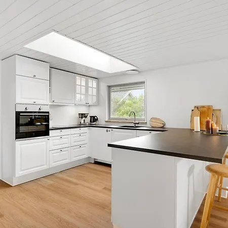Awesome In With 4 Bedrooms And Wifi Holiday home